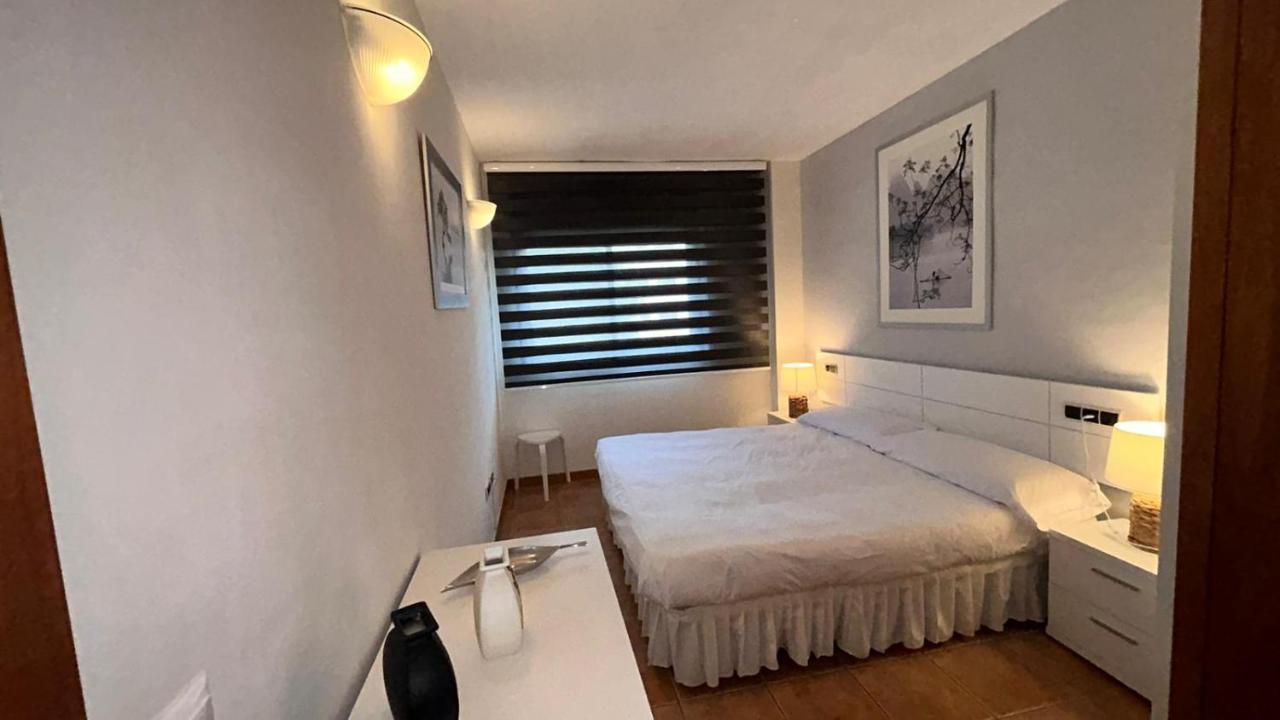 Apartamentos Los Tulipanes Салоу Екстер'єр фото